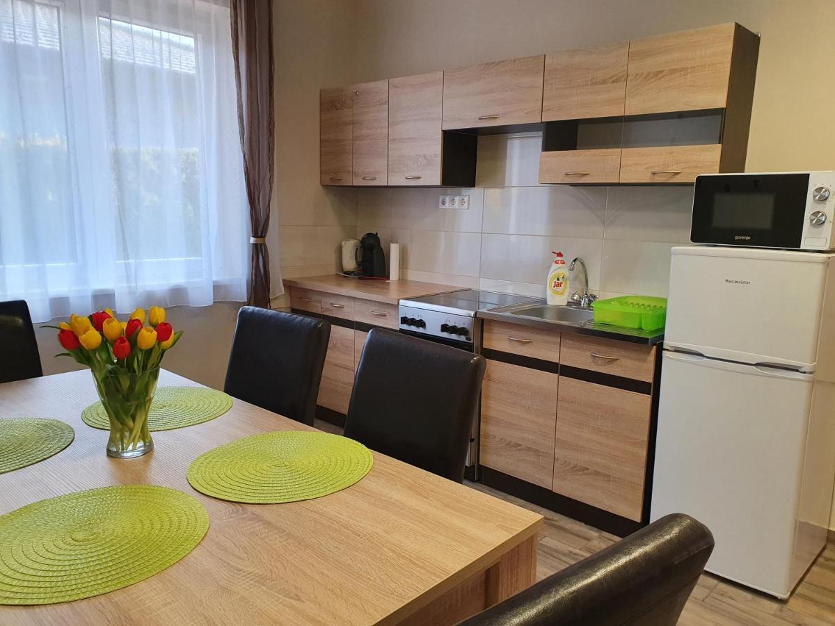 Flamingo Apartment Sárvár Eksteriør billede
