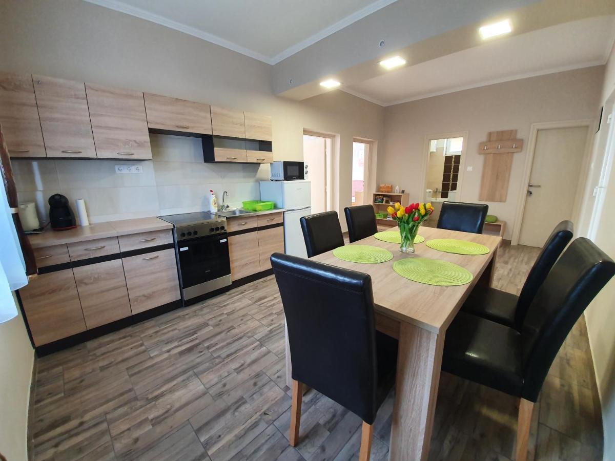 Flamingo Apartment Sárvár Eksteriør billede